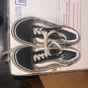 🖤 Vans Old Skool Kids – Black Bandana Print (Size 13) 🖤